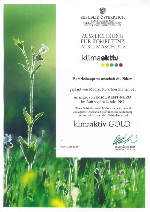 Auszeichnung klimaaktiv Gold 2017 des BMIMI für Engagement im Klimaschutz für Bezirkshauptmannschaft St. Pölten. Geplant von Maurer & Partner ZT GmbH und TK11.